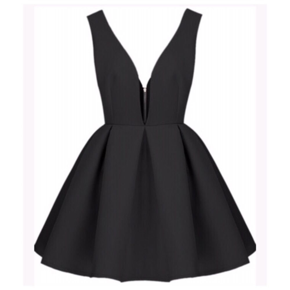 Backless Midriff Flare Black Dress
